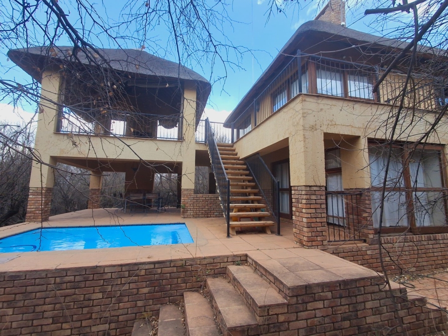 4 Bedroom Property for Sale in Boschenvaal River Front Lodges Free State